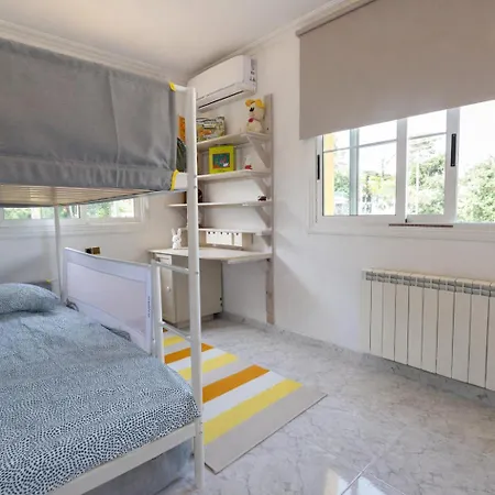 빌라 2 Private Abodes In One Magnificent Villa! *