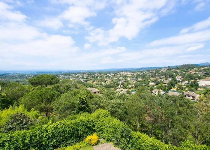 2 Private Abodes In One Magnificent Villa! Villa *