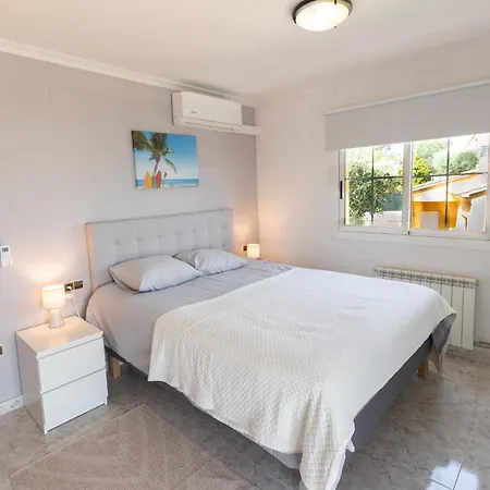 2 Private Abodes In One Magnificent Villa! Villa