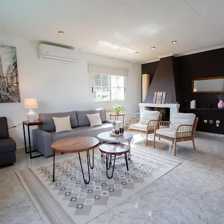 2 Private Abodes In One Magnificent Villa! *