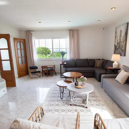 Villa 2 Private Abodes In One Magnificent Villa! Massanet De La Selva