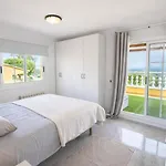 2 Private Abodes In One Magnificent Villa! 빌라 *