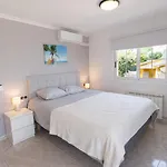 빌라 2 Private Abodes In One Magnificent Villa!