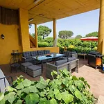 빌라 2 Private Abodes In One Magnificent Villa! *