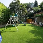 2 Private Abodes In One Magnificent Villa! 빌라 *