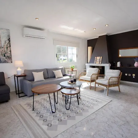 2 Private Abodes In One Magnificent Villa! *