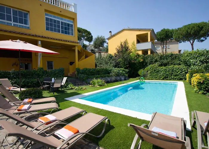 Villa 2 Private Abodes In One Magnificent Villa! *