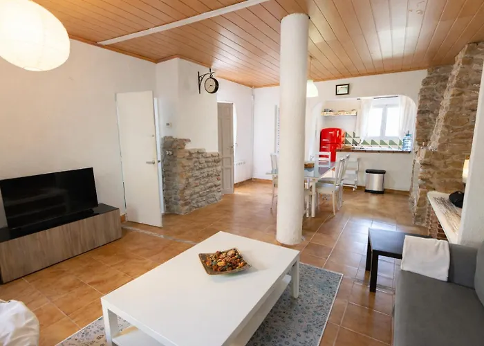 2 Private Abodes In One Magnificent Villa! Villa